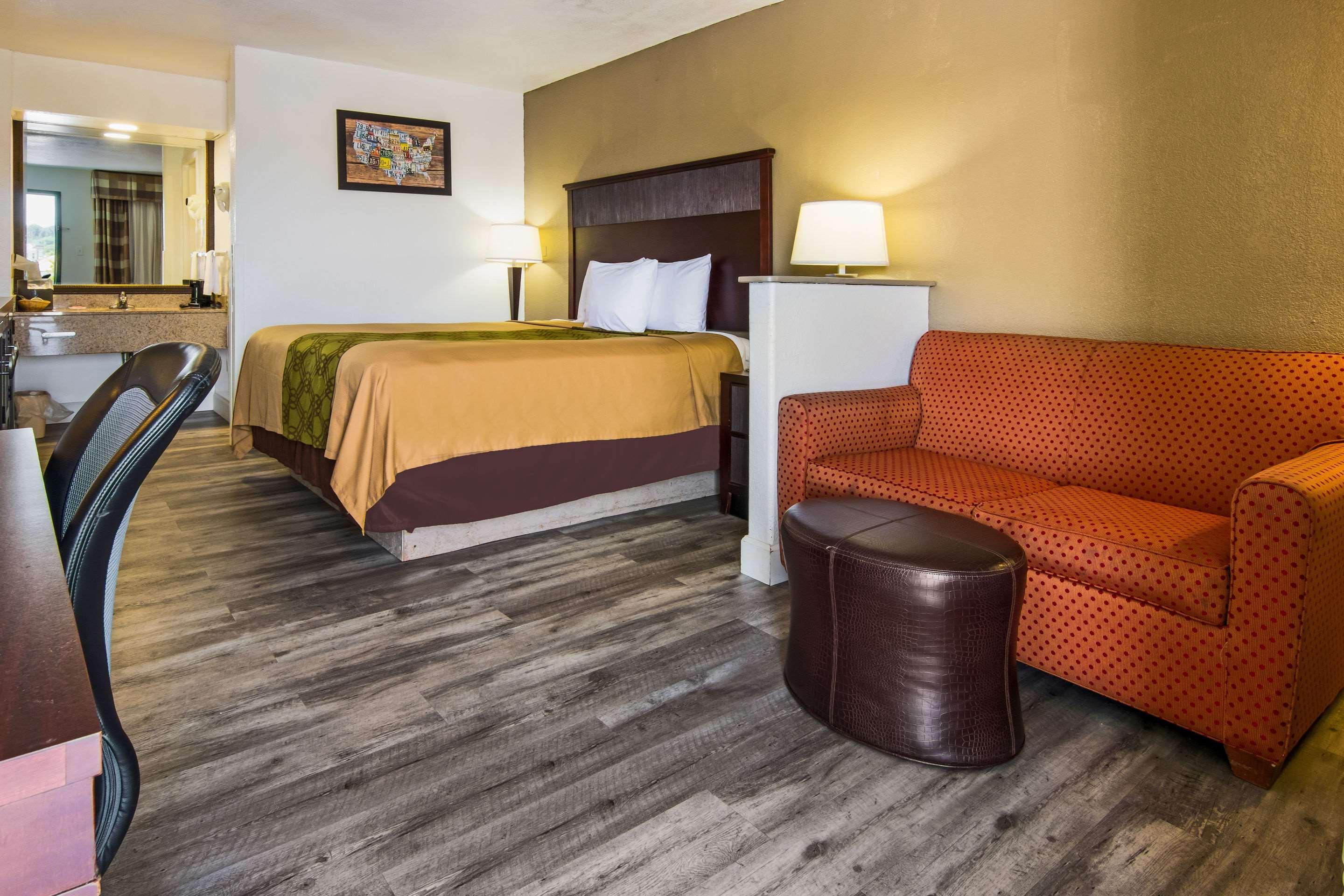 Econo Lodge Inn & Suites Macon Exterior photo