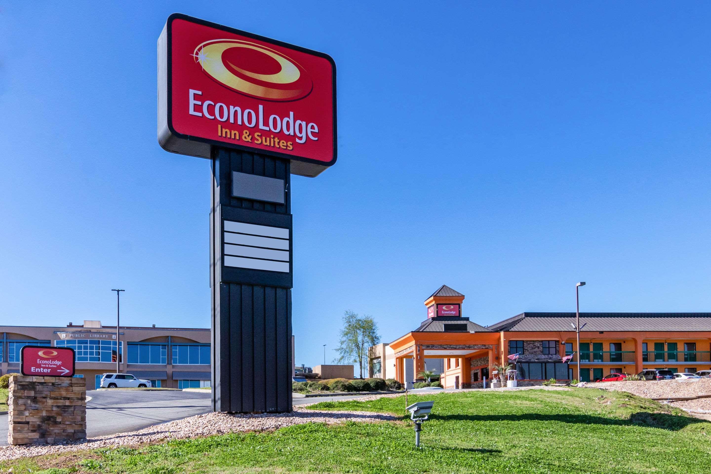 Econo Lodge Inn & Suites Macon Exterior photo