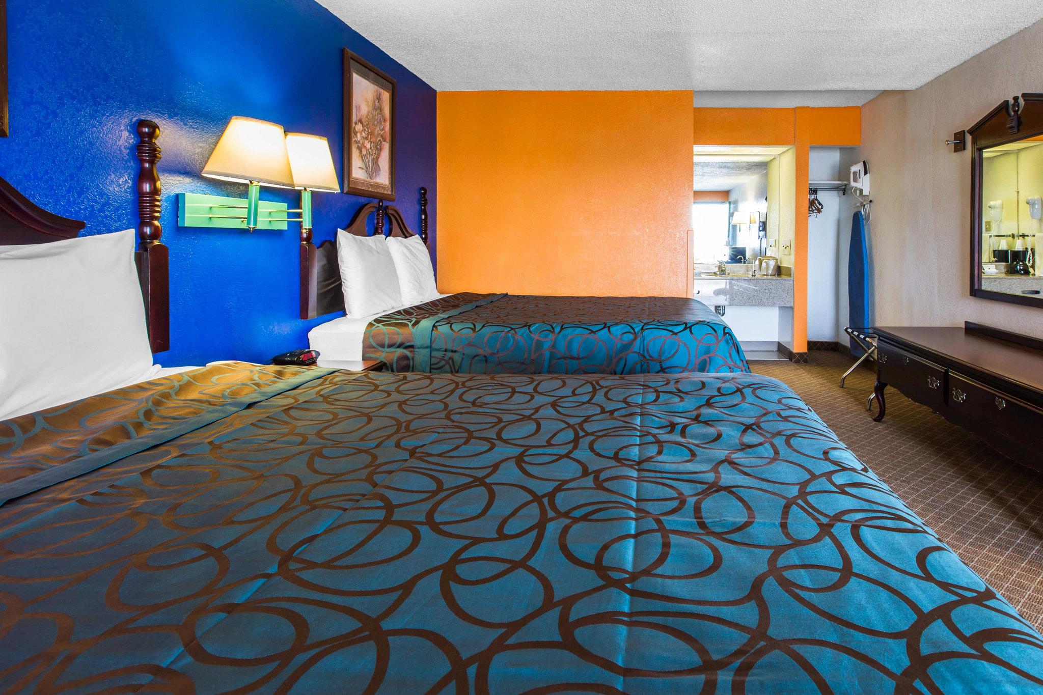 Econo Lodge Inn & Suites Macon Exterior photo