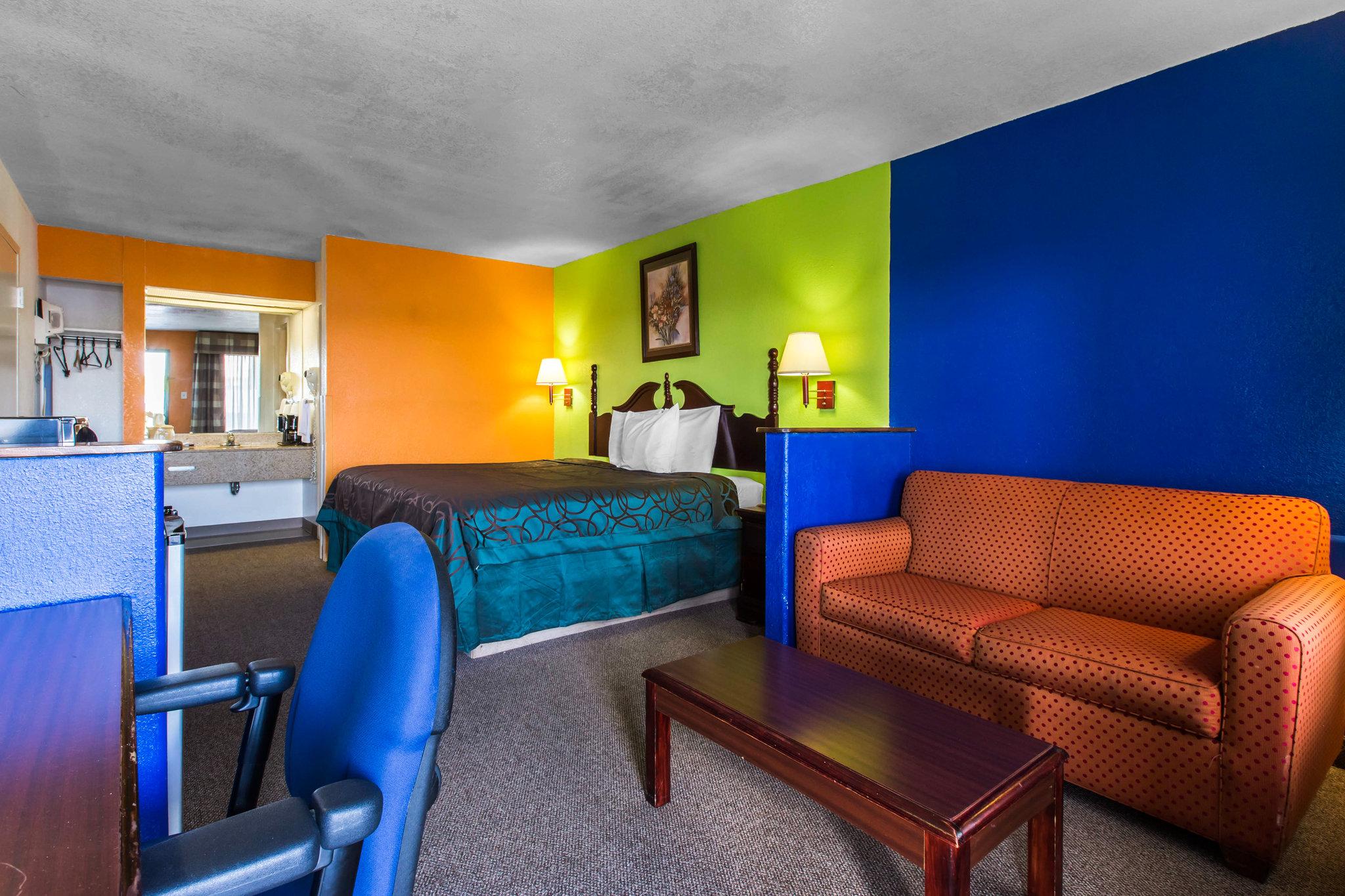 Econo Lodge Inn & Suites Macon Exterior photo