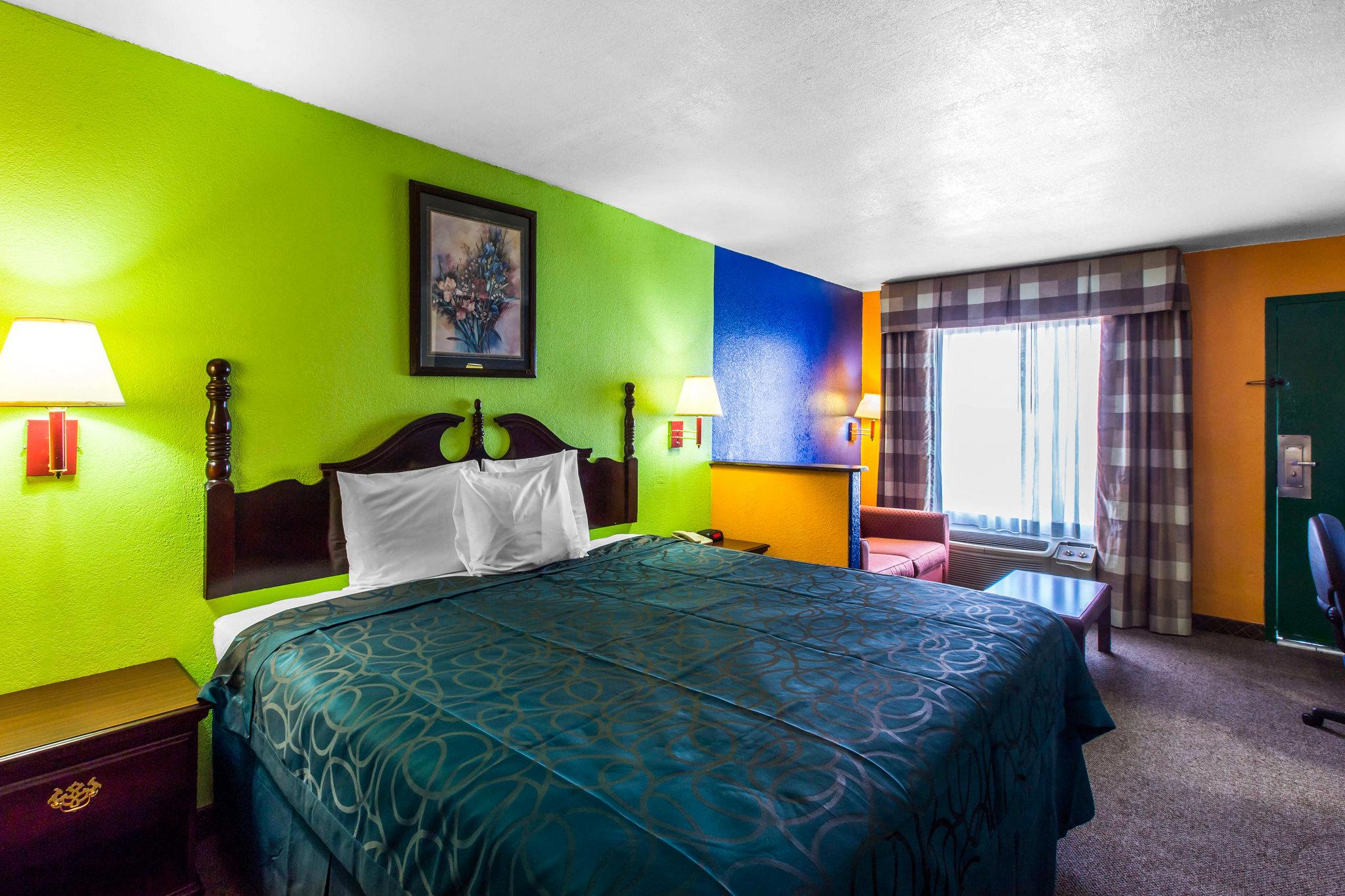 Econo Lodge Inn & Suites Macon Exterior photo