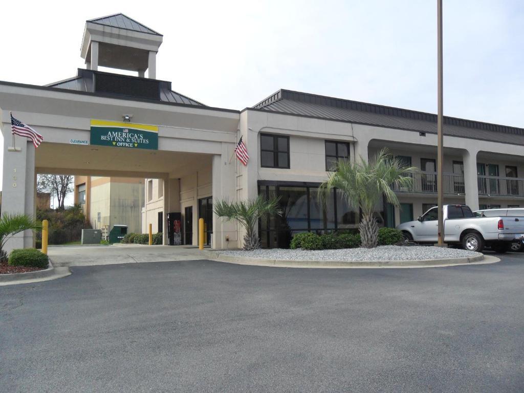 Econo Lodge Inn & Suites Macon Exterior photo