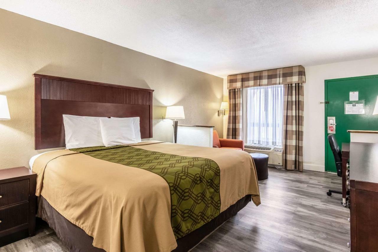 Econo Lodge Inn & Suites Macon Exterior photo